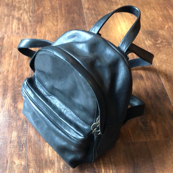 Madewell Handbags - Madewell Lorimer Mini Backpack Purse Black Leather